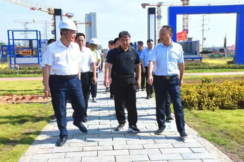 2022年10月，岳陽(yáng)市委書(shū)記曹普華到岳陽(yáng)自貿(mào)片區(qū)綜合體建設(shè)項(xiàng)目調(diào)研