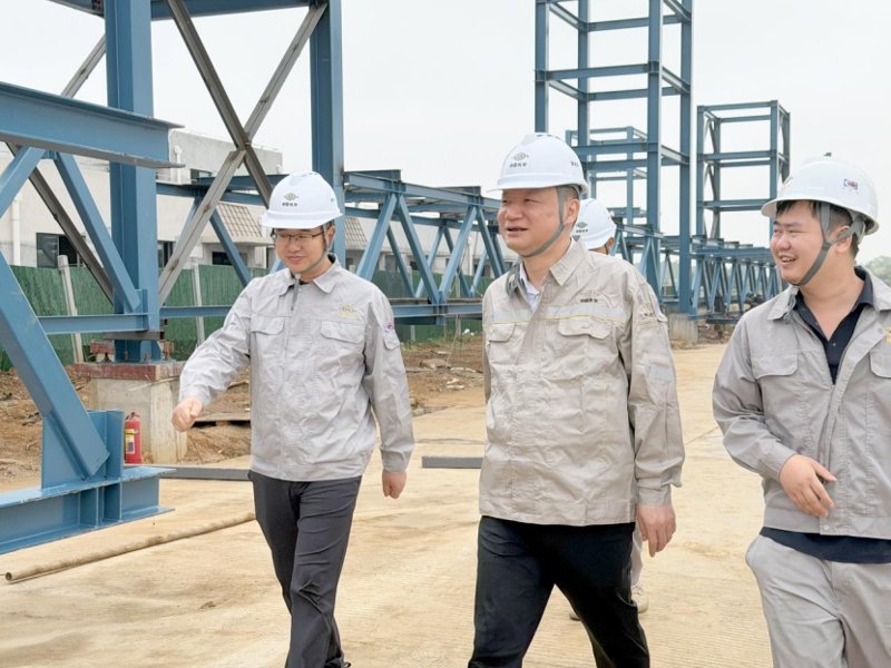 周鴻到公司岳陽天辰大道管廊項(xiàng)目開展“雙節(jié)”帶班檢查